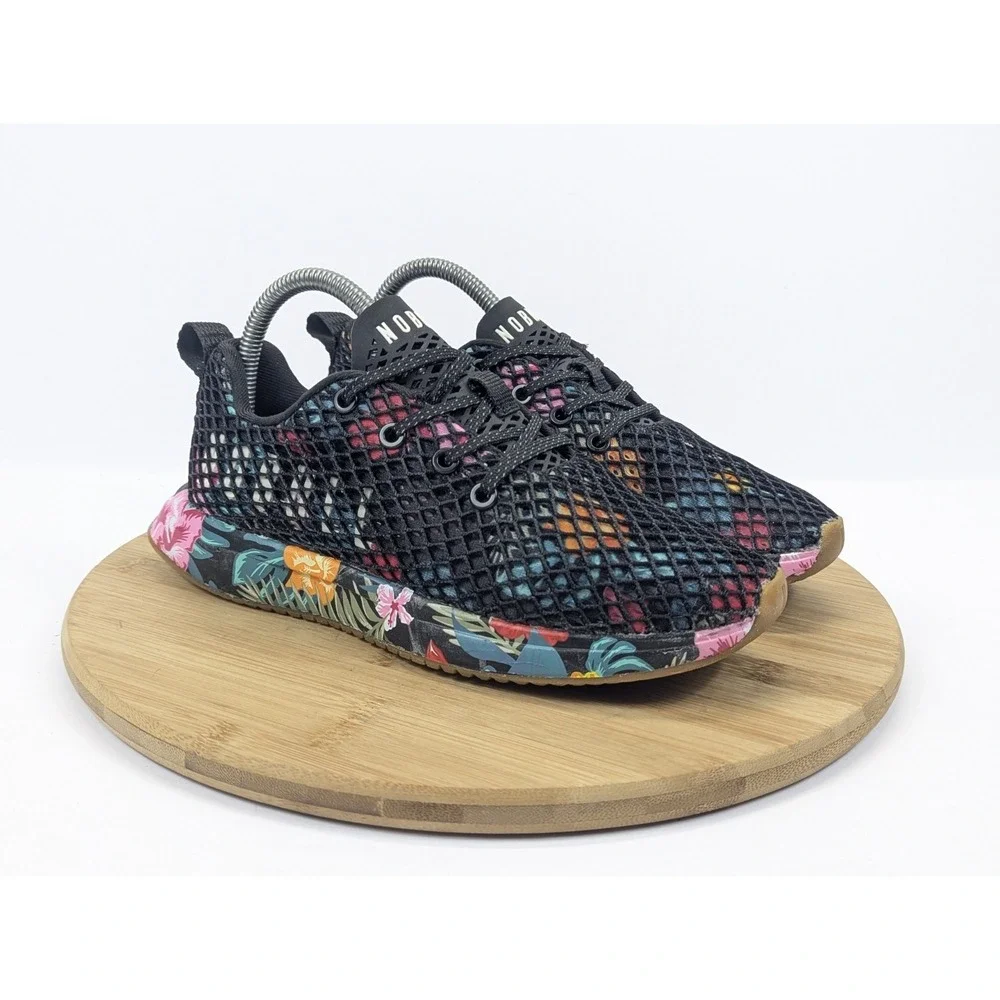 l Sneakers